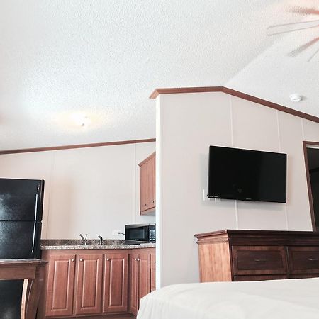 Oasis Lodge Big Lake Екстериор снимка
